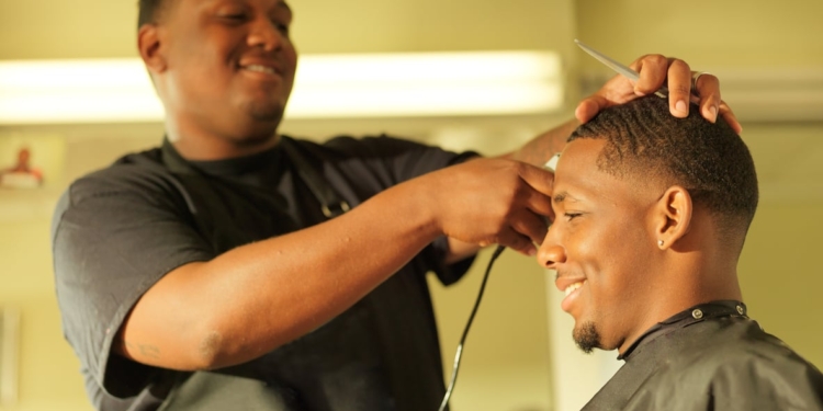 kapper barber kapsalon haar knippen