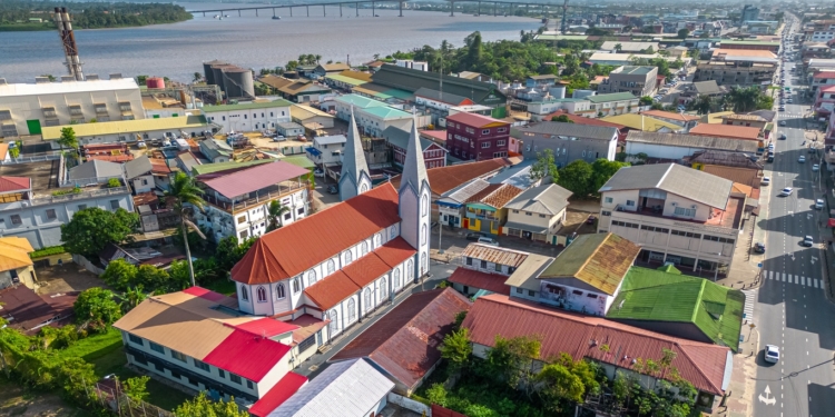 suriname paramaribo bosje wijdenbosch brug rivier