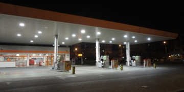 Tanken benzine pompstation