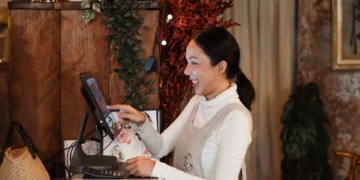 kassa horeca betalen winkel restaurant bediende