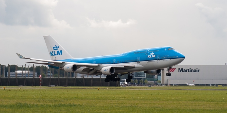 klm vliegtuig schiphol boeing 747 airport