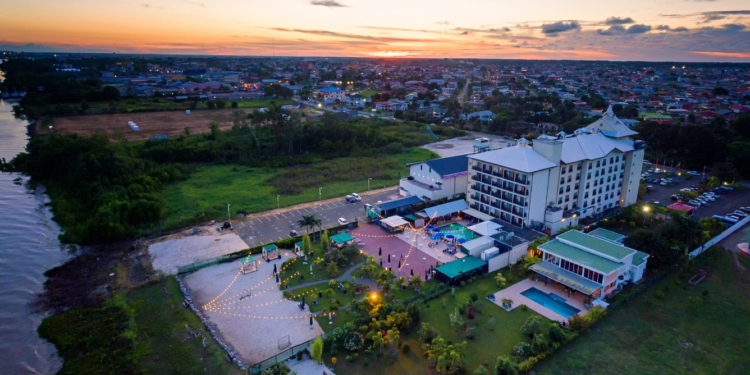 marriot paramaribo suriname hotel courtyard