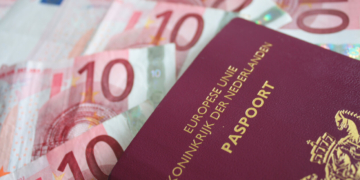 paspoort geld euro's nederlands nationaliteit