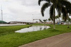 wijdenbosch brug bosje straat rotonde paramaribo suriname