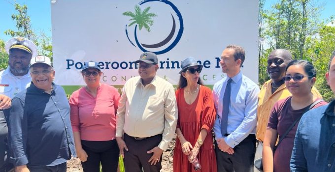 21-ZEKER-Geindustrialiseerde-cocosteelt-in-Coronie-met-Pomeroon-Coconuts-Spices
