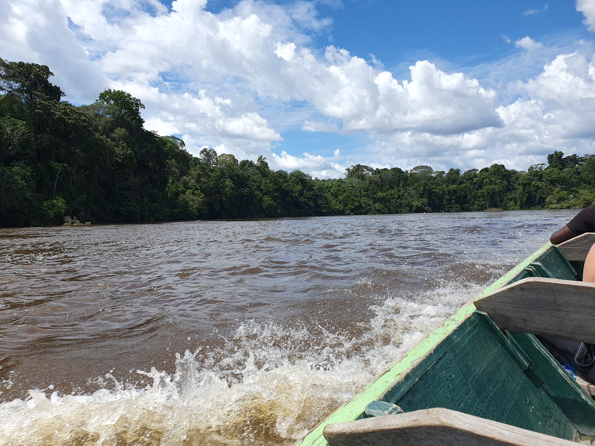binnenland suriname korjaal foto hans tenk