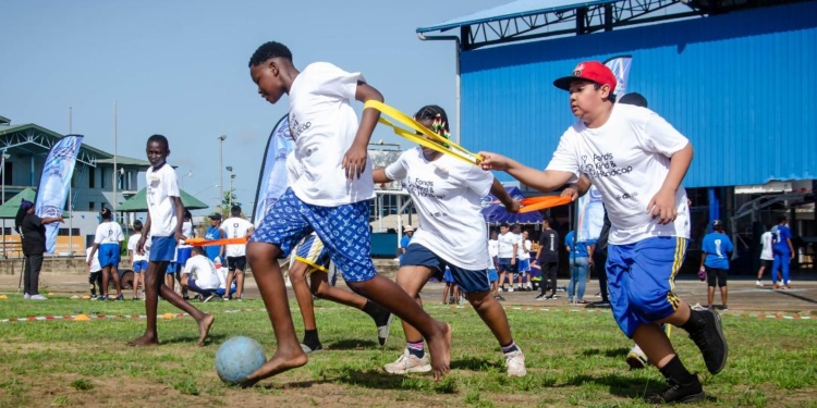 kinderen met beperking spel sport