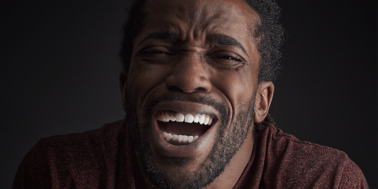 man boos bang verdriet huilen