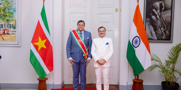 Chan en ambassadeur India