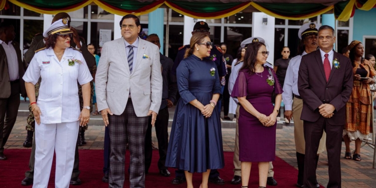 In-Nickerie-1 dc gobardhan Chan Santokhi en first lady