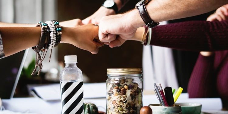 Samenwerking samen teamwork cohesie