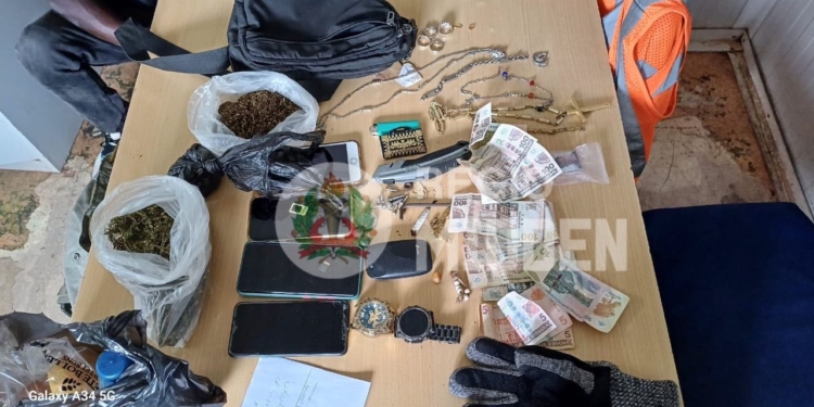 geld en drugs in beslag genomen
