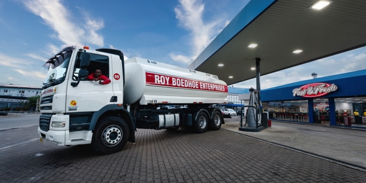 roy boedhoe benzine pompstation