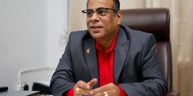 Sieuwkoemar Ramsukul- de Algemeen Directeur GBB