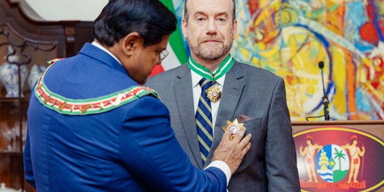 braziliaanse ambassadeur en santokhi