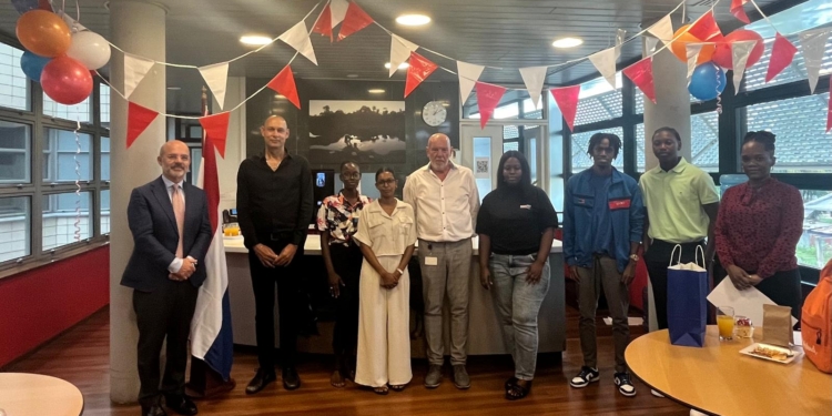 ceremonie op de Nederlandse Ambassade in Paramaribo