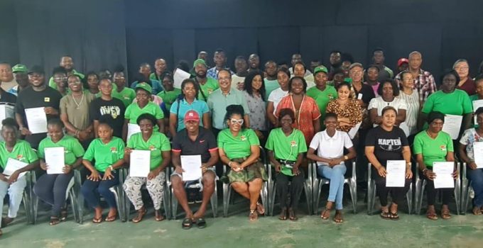 70 jongeren volgen instapcursus Nationale Partij Suriname