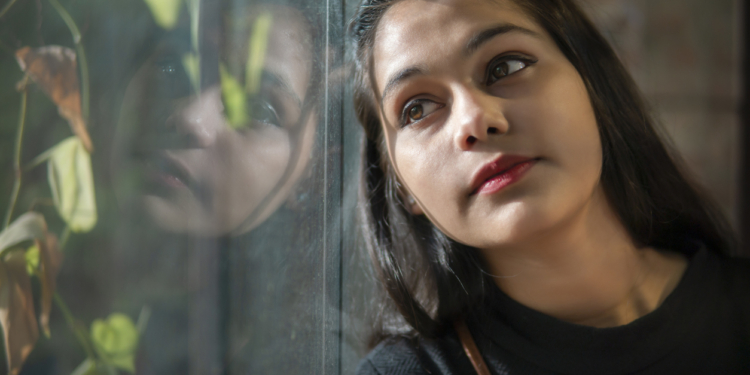 vrouw depressief verdriet huilen hindoe