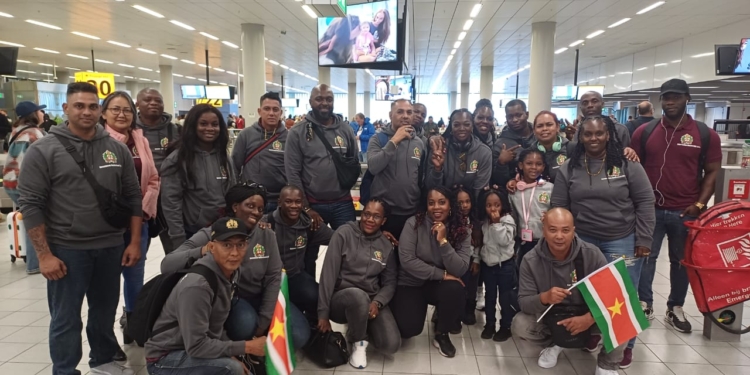 Negen en twintig 29 politieambtenaren vertegenwoordigen Suriname tijdens de Korpsweek in Nederland 2024