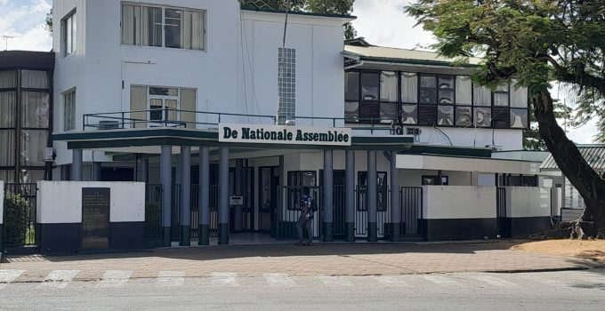 dna assemblee suriname paramaribo