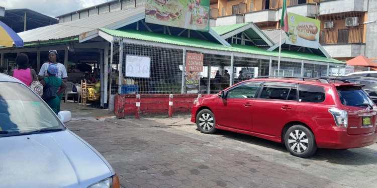 kwakoe zondag markt paramaribo suriname