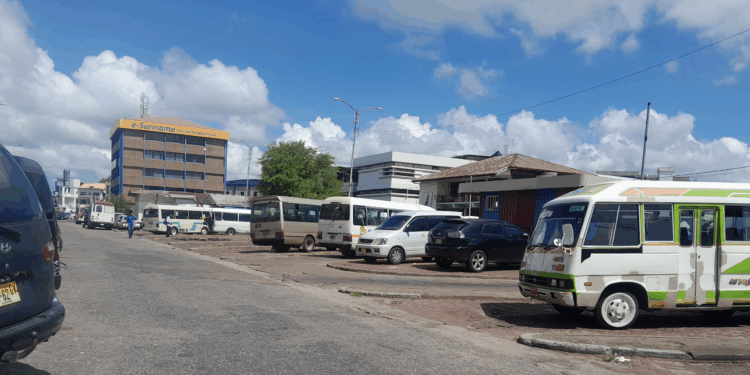 paramaribo suriname bus staatsbus lijnbus nvb stad