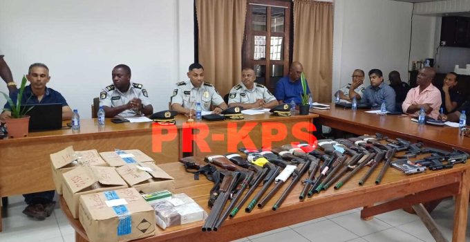 persconferentie korpsleiding wapens politie