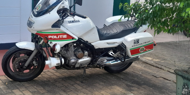 suriname paramaribo korps politie motor