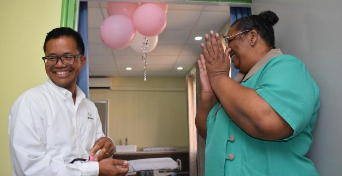 DP World Paramaribo adopteert verloskamer St Vincentius ziekenhuis