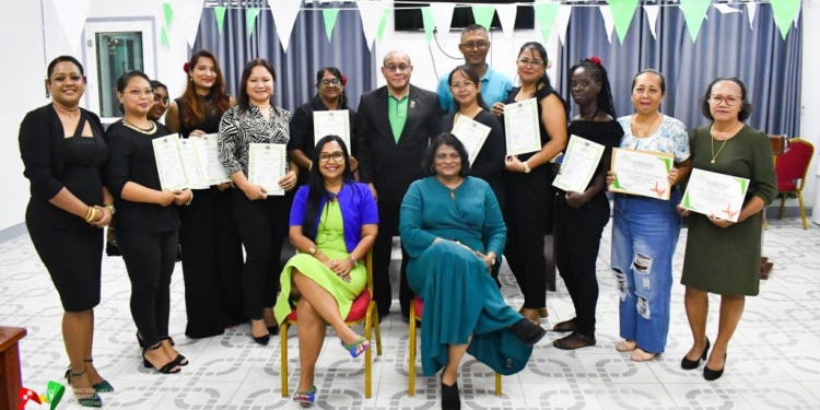 SAO Sluit Jaar af in Nickerie met Certificaatuitreikingen