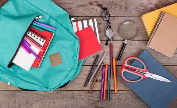 school spullen benodigdheden schrijft pennen tas