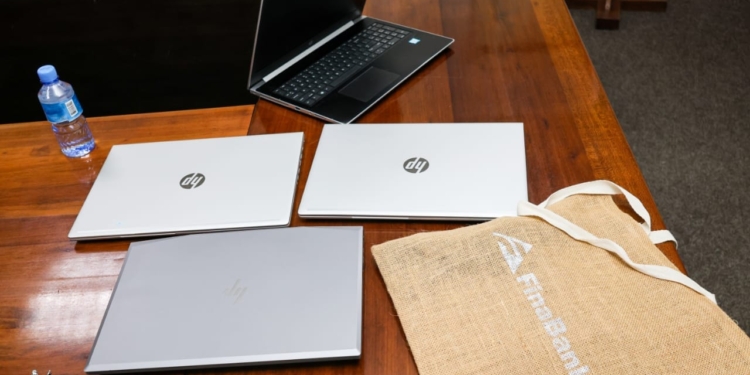 laptops finabank