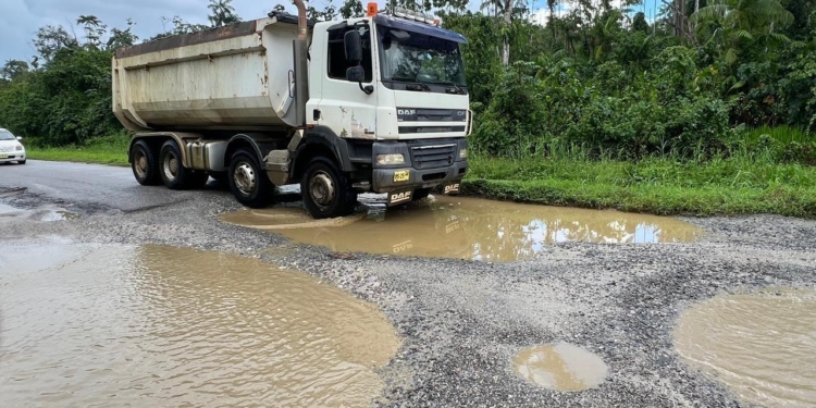 slechte weg saramacca