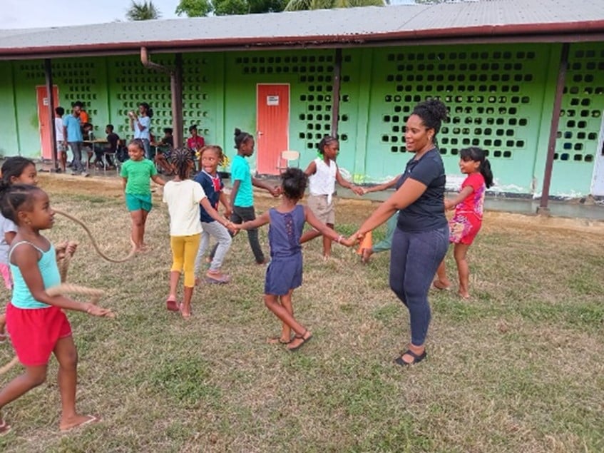 sociaal project kinderen spelen