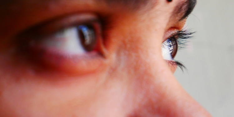 vrouw dame oog
