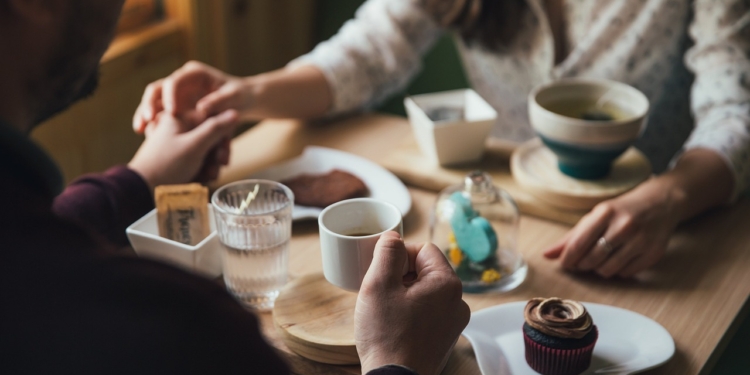 Etentje diner uiteten man vrouw