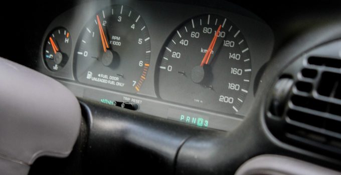 Fraude met autopapieren en kilometerstanden blijkt wijdverspreid bij Surinaamse autohandelaren