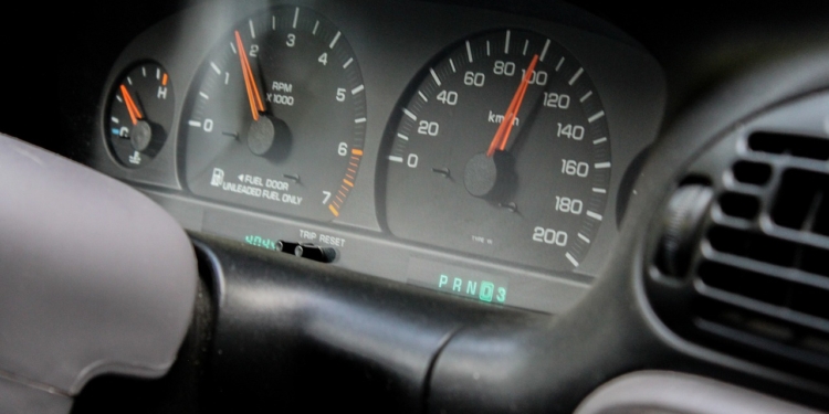 Snelheidsmeter auto