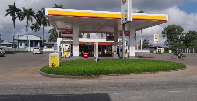 shell pompstation tankstation benzine olie