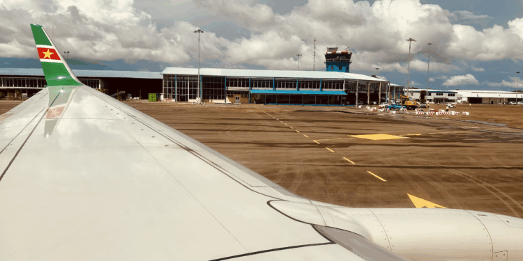 zanderij airport luchthaven