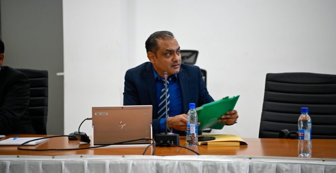 Radjesh Radjkoemar van de Regionale Gezondheidsdienst rgd