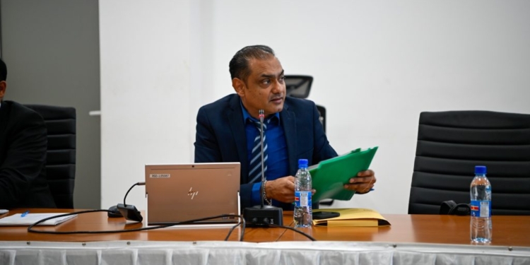 Radjesh Radjkoemar van de Regionale Gezondheidsdienst rgd