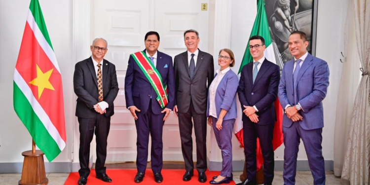 ambassadeurs chan santokhi en ramdin