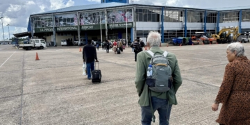 zanderij airport luchthaven johan adolf pengel