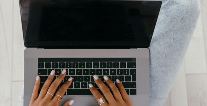 Het stille gevecht van een remote werker uit Suriname: ‘Niet gezien worden doet pijn’