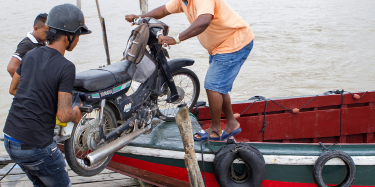 paramaribo suriname korjaal brommer