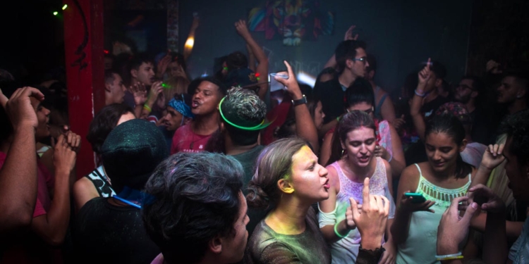 uitgaan nachtleven disco