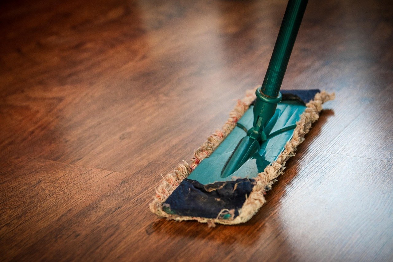 Dweilen schoonmaken vloer