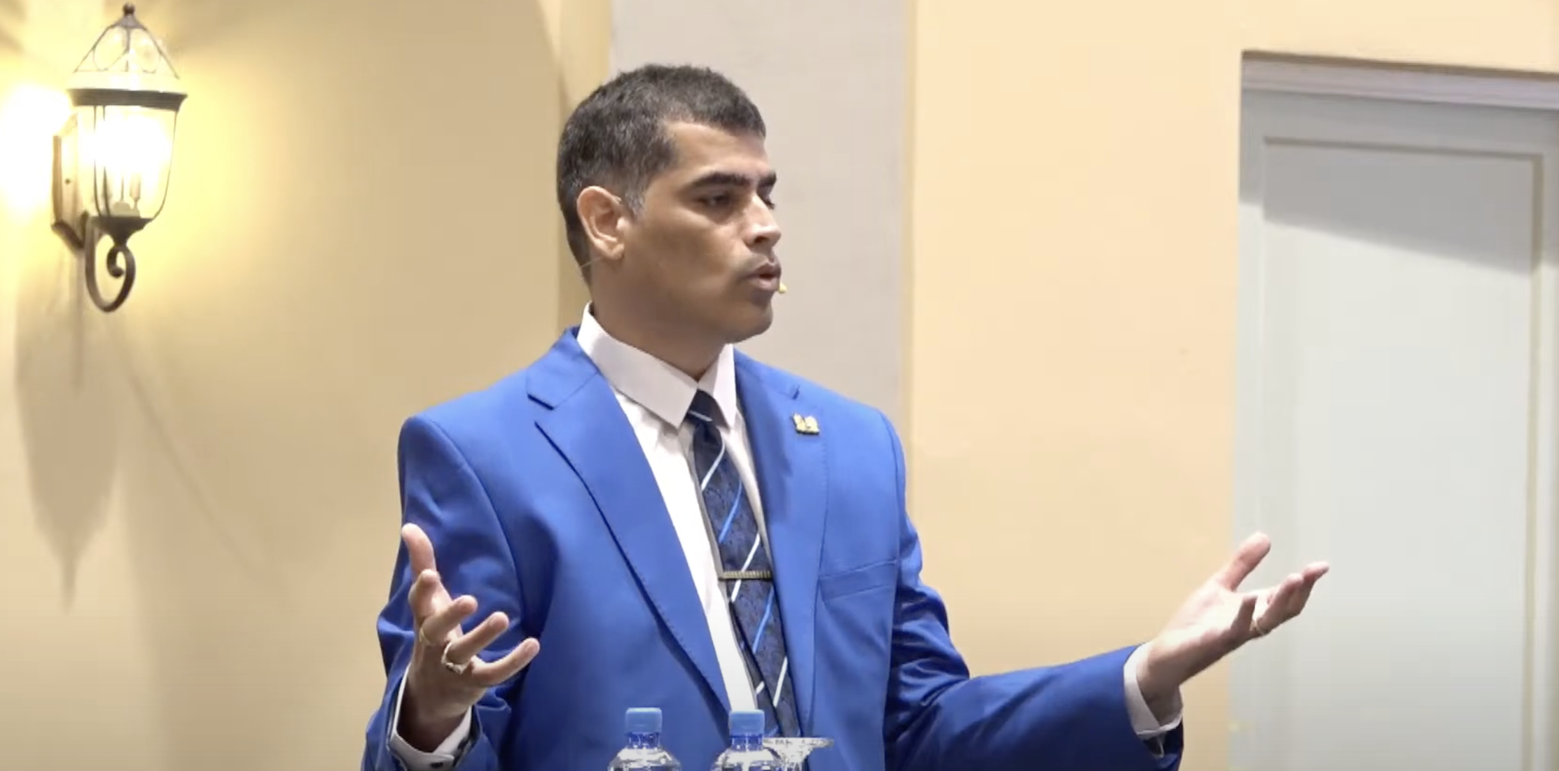 aswhin adhin verkiezing debat