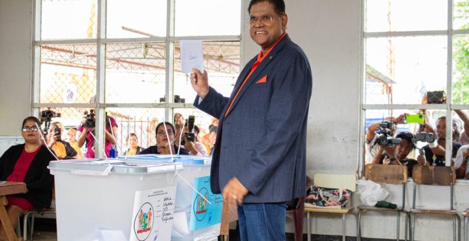 chan santokhi verkiezing stemmen
